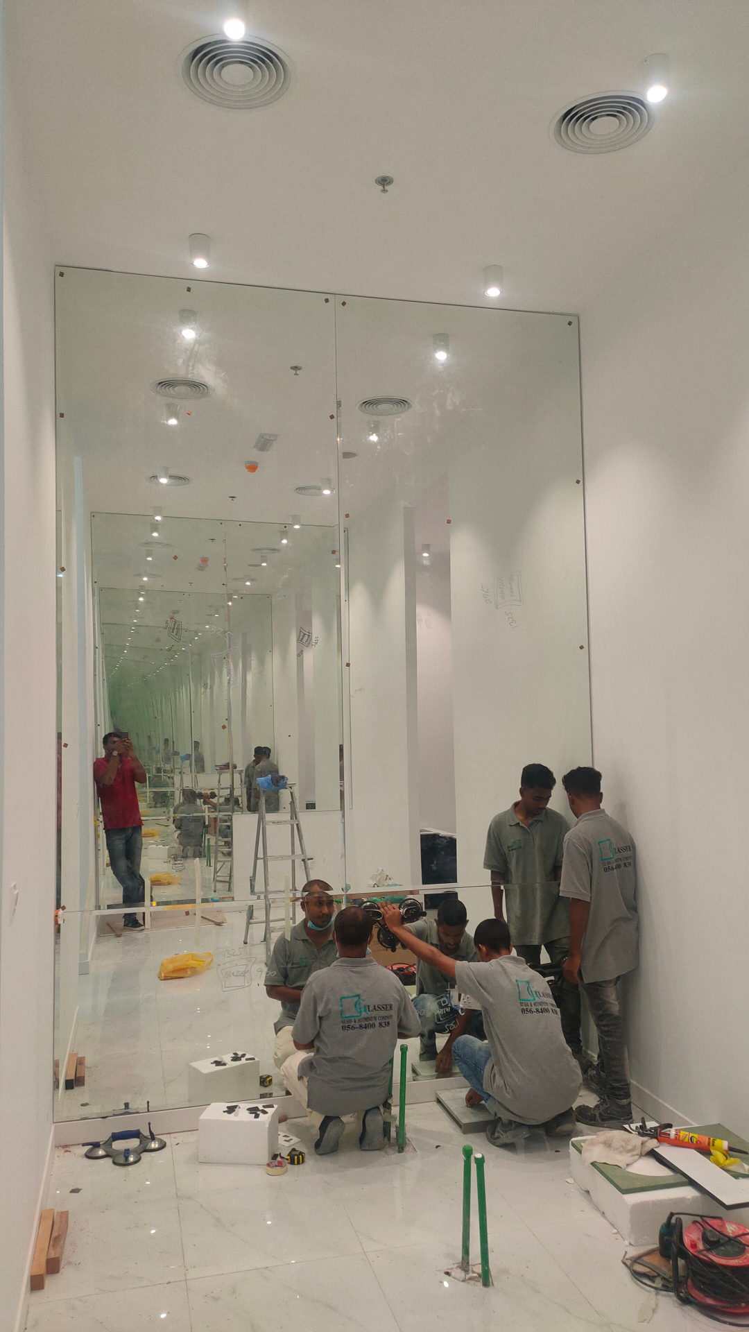 Palm Jumeirah Beauty Salon — Designer Mirrors in Palm Jumeirah