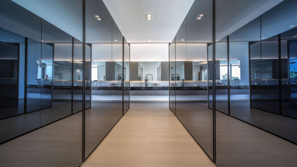 "Exquisite Glass Partition Details: Enhancing Spaces with Elegance and Functionality"